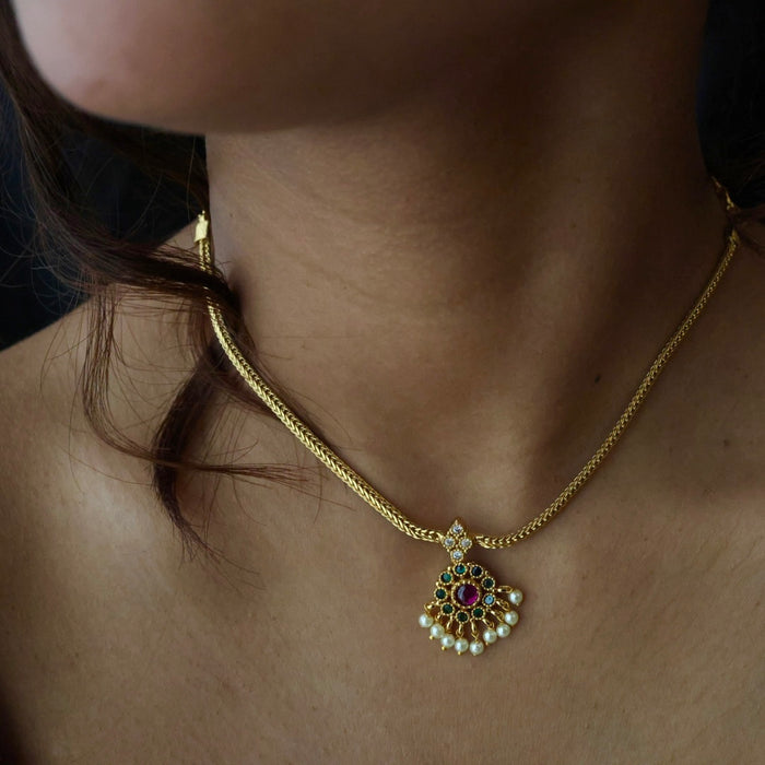 Antique gold short necklace and earrings TTS4679