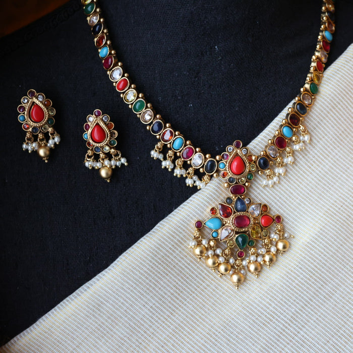 Antique short necklace and earrings  S1B135