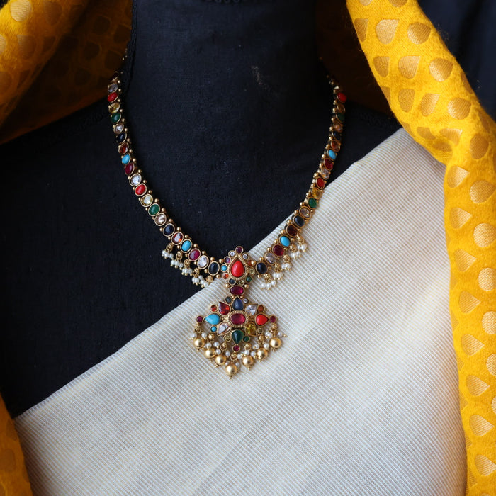 Antique short necklace and earrings  S1B135