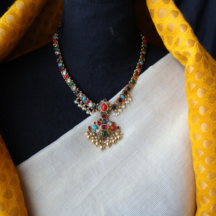 Antique short necklace and earrings  S1B135