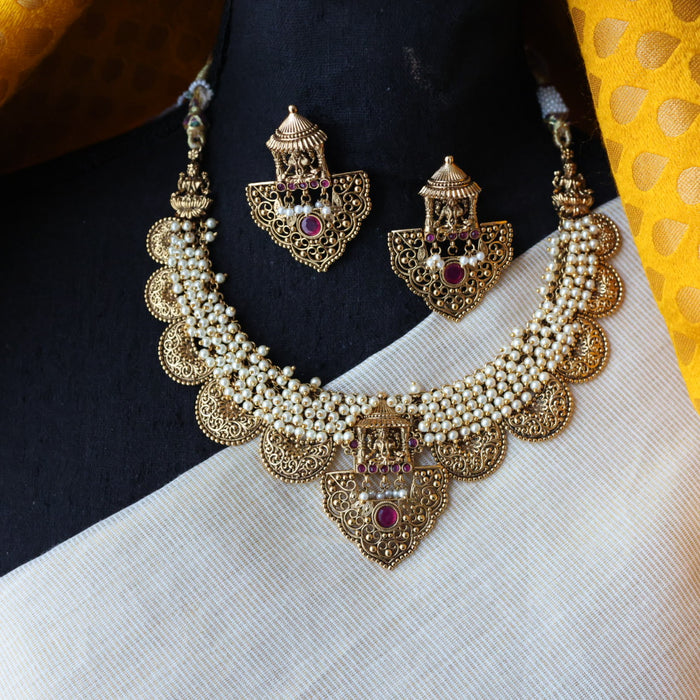 Antique pearl short necklace and earrings  S1B119