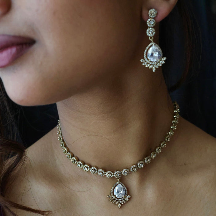 Victorian white stone short necklace with earrings V1057