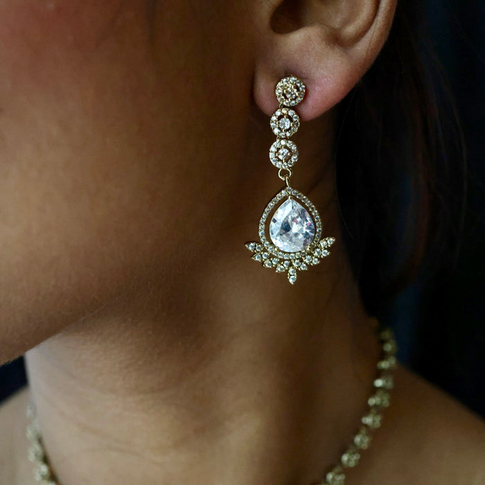 Victorian white stone short necklace with earrings V1057