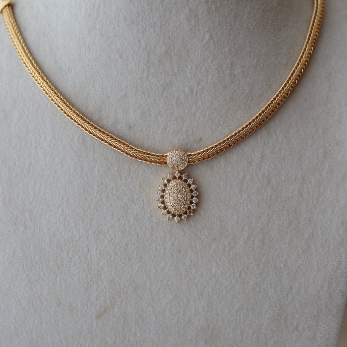 Heritage gold plated white stone short necklace H7381