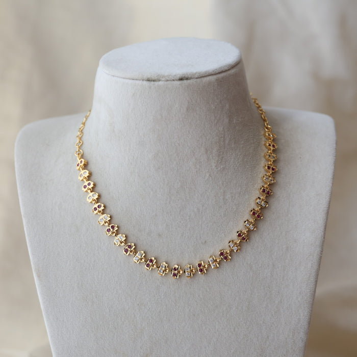 Heritage gold plated ruby white stone short necklace H903