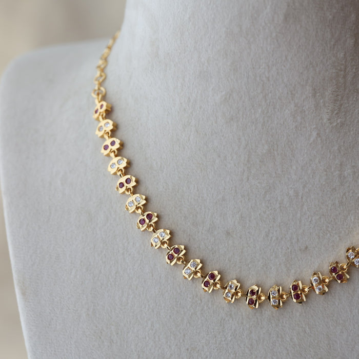 Heritage gold plated ruby white stone short necklace H903