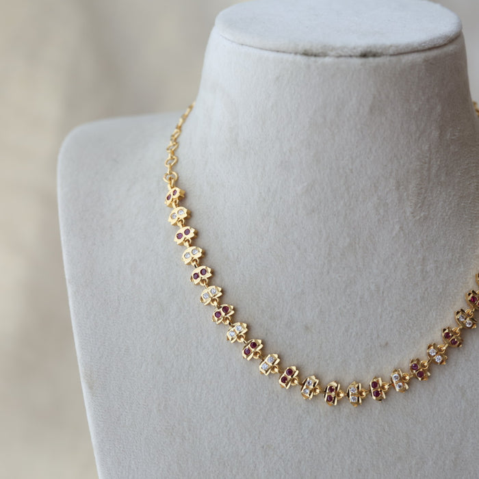 Heritage gold plated ruby white stone short necklace H903