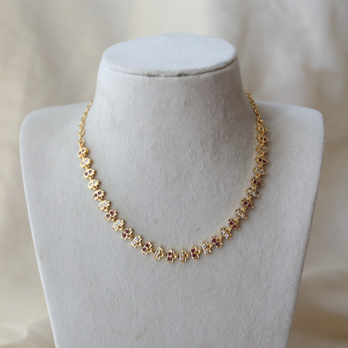 Heritage gold plated ruby white stone short necklace H903