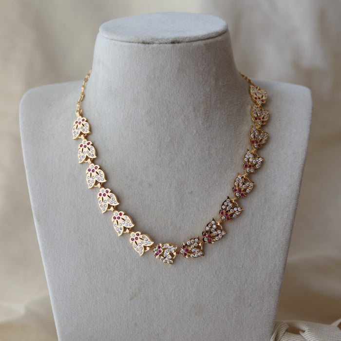 Heritage gold plated ruby white stone short necklace H234