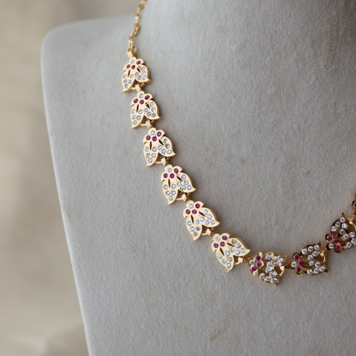 Heritage gold plated ruby white stone short necklace H234