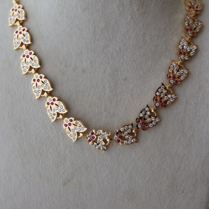 Heritage gold plated ruby white stone short necklace H234