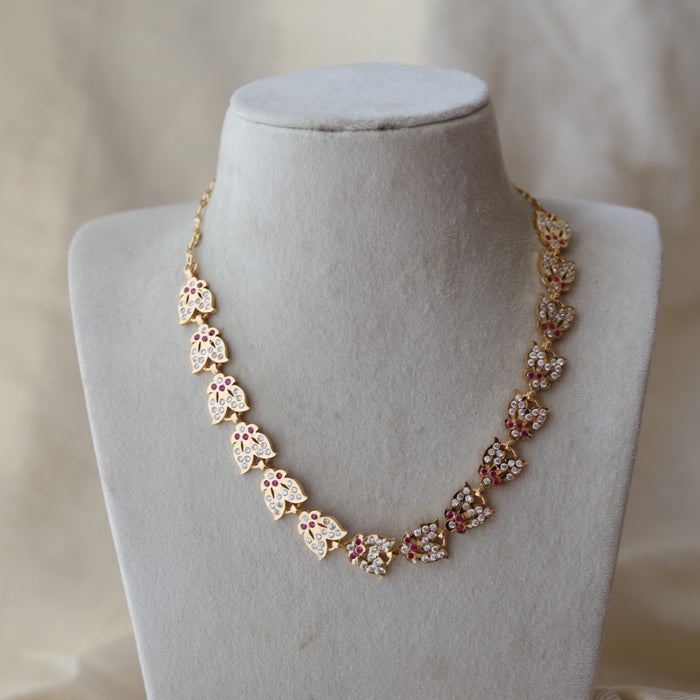 Heritage gold plated ruby white stone short necklace H234