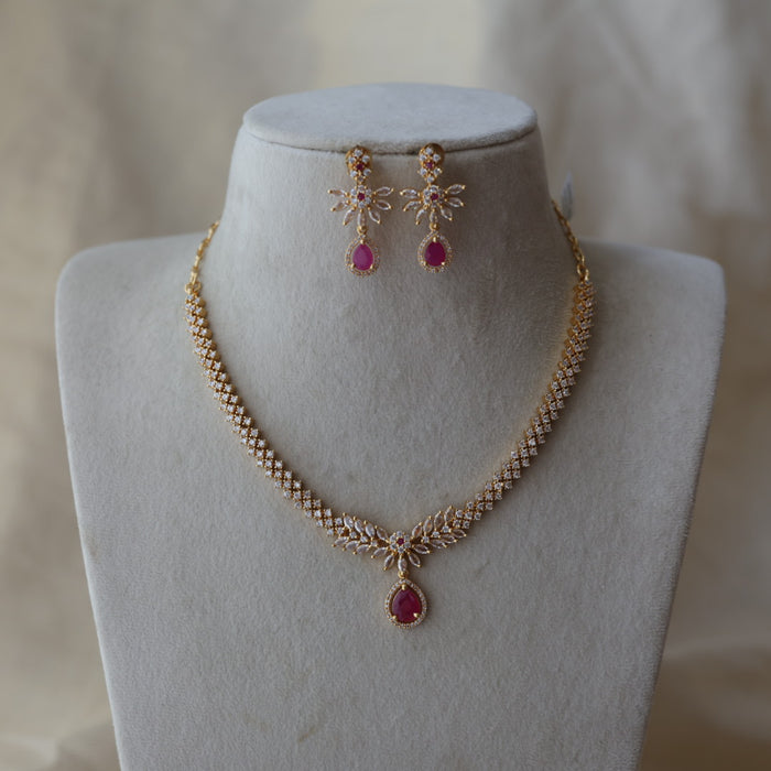 Heritage gold plated ruby white stone short necklace with earrings H80313