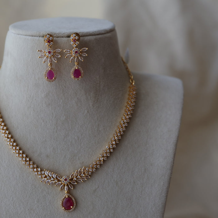 Heritage gold plated ruby white stone short necklace with earrings H80313