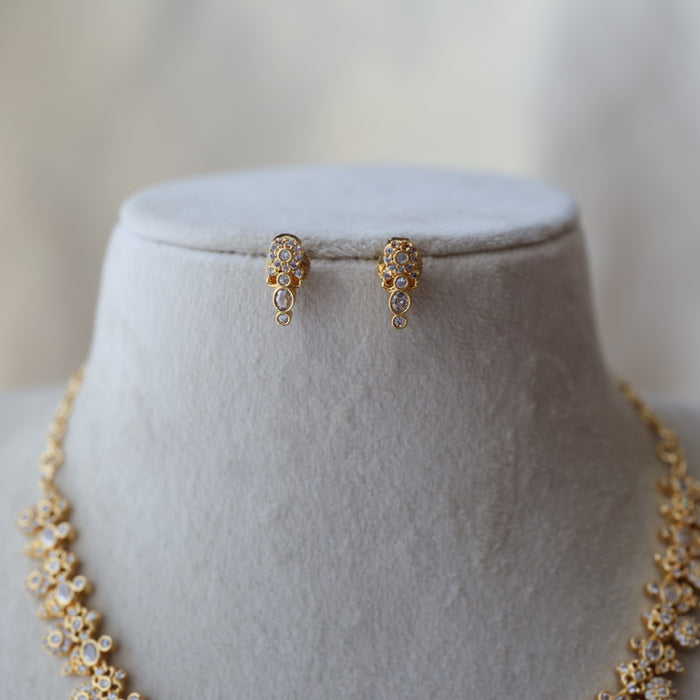 Heritage gold plated white stone short necklace with earrings H244