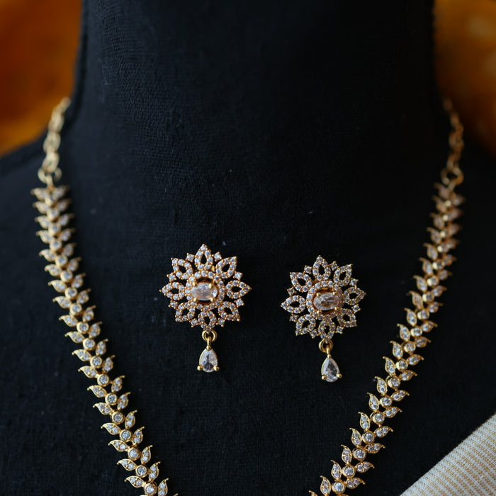 Heritage gold plated white stone necklace set with earrings H8655
