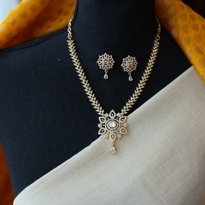 Heritage gold plated white stone necklace set with earrings H8655