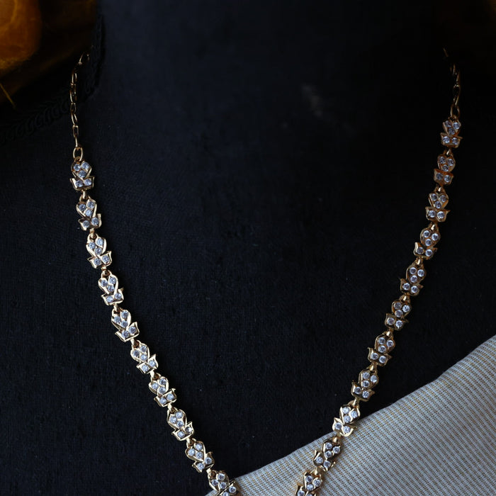 Heritage gold plated white stone short necklace H1485
