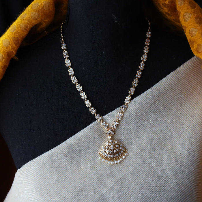 Heritage gold plated white stone short necklace H1485