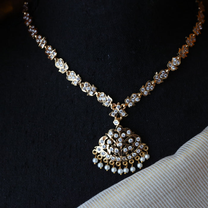 Heritage gold plated white stone short necklace H1485