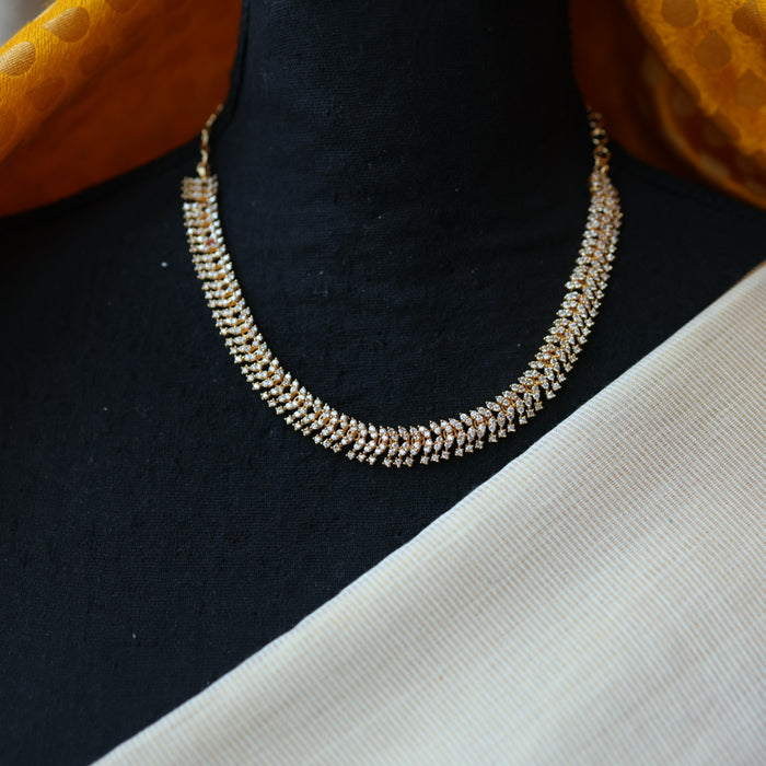 Heritage gold plated white stone short necklace H6700