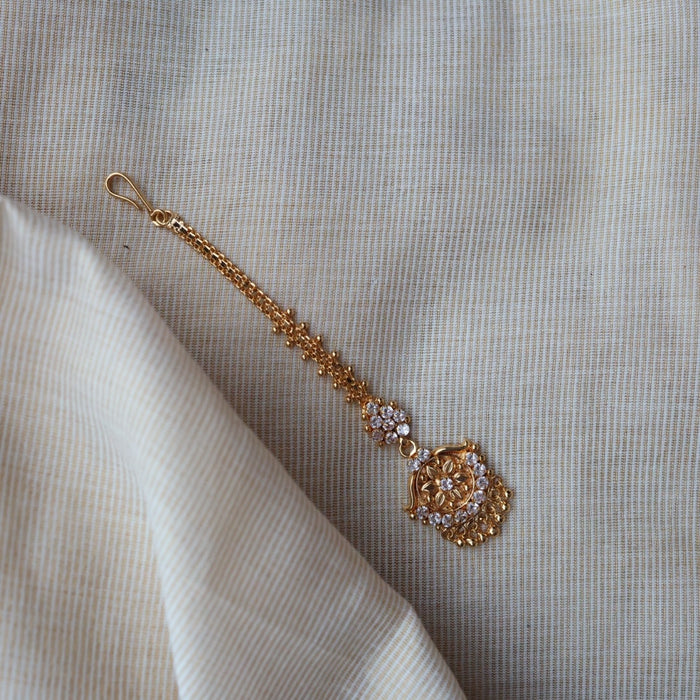 Heritage gold plated white stone tikka TH1004