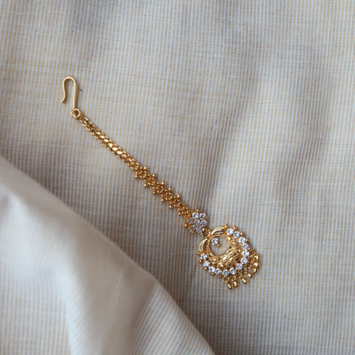 Heritage gold plated white stone tikka TH1003