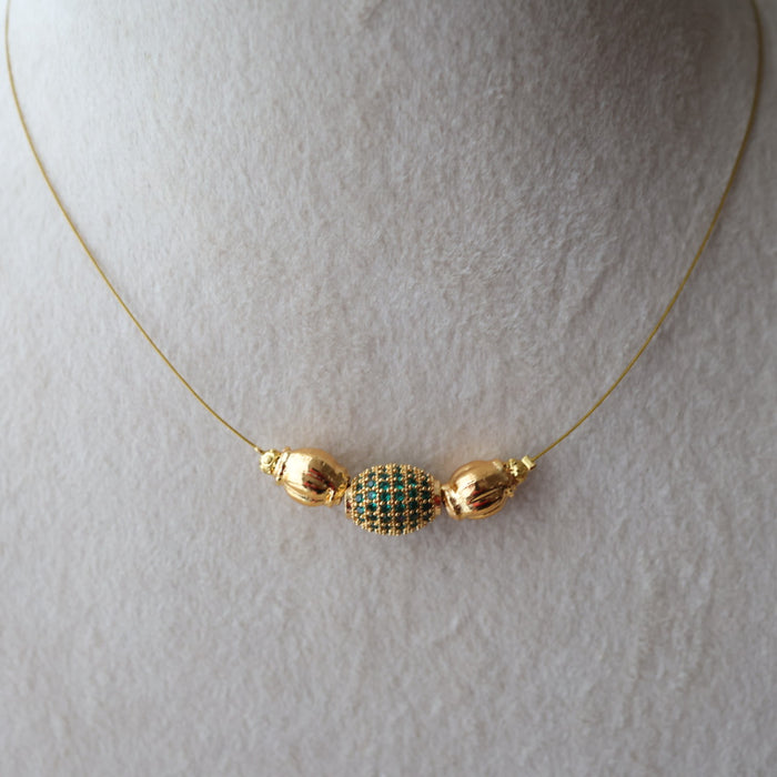 Heritage gold plated green stone invisible short necklace IN905