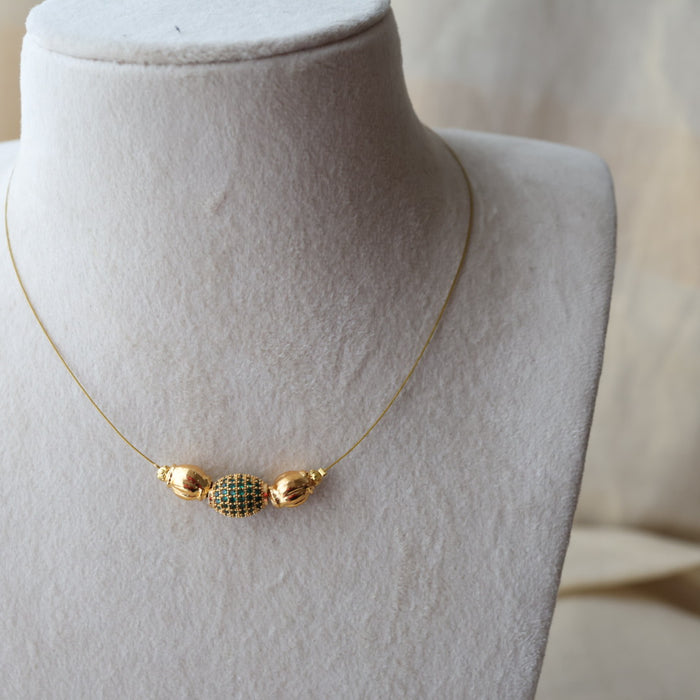 Heritage gold plated green stone invisible short necklace IN905