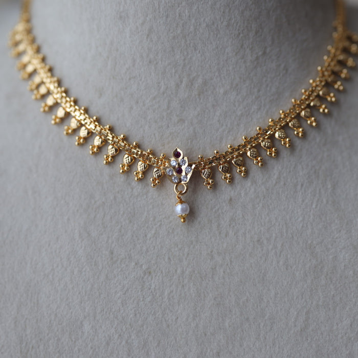 Heritage gold plated white stone short necklace H7431
