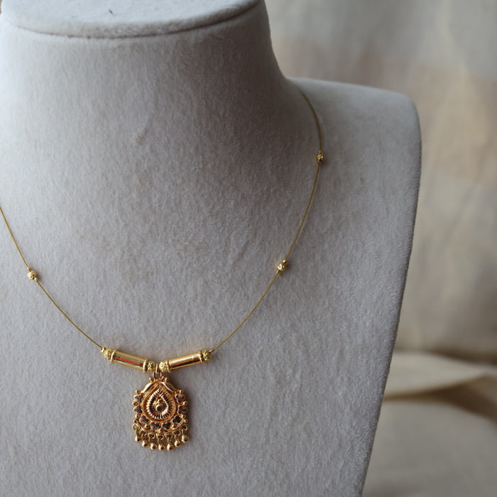 Heritage gold plated invisible short necklace IN3421
