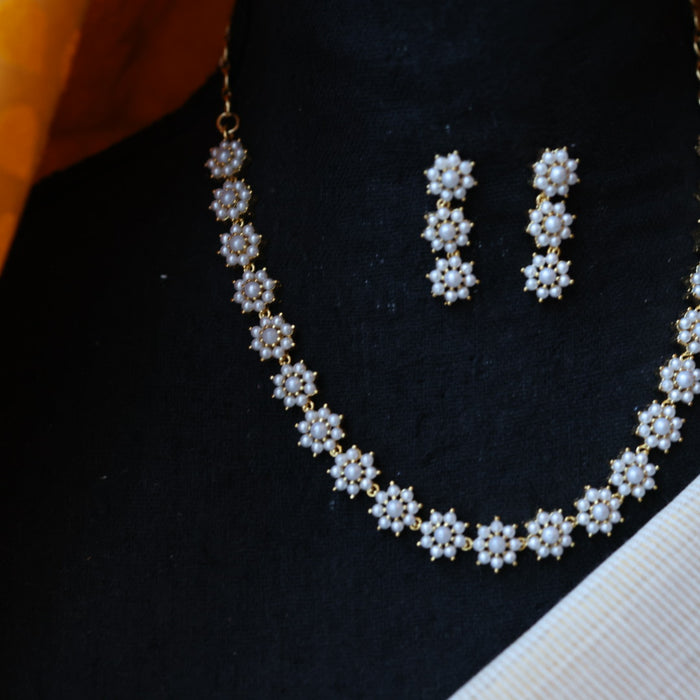 Heritage gold plated pearl necklace set with earrings H2043