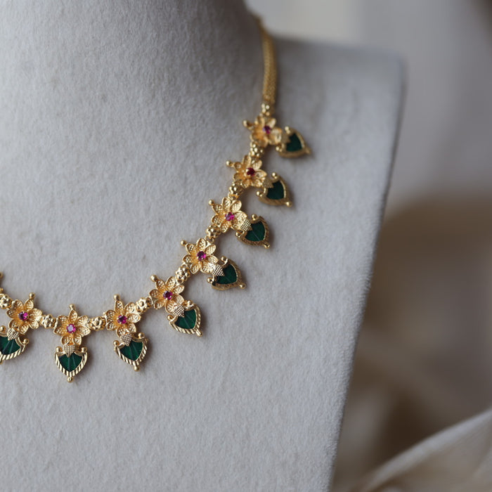 Heritage gold plated green stone mango short necklace H1933