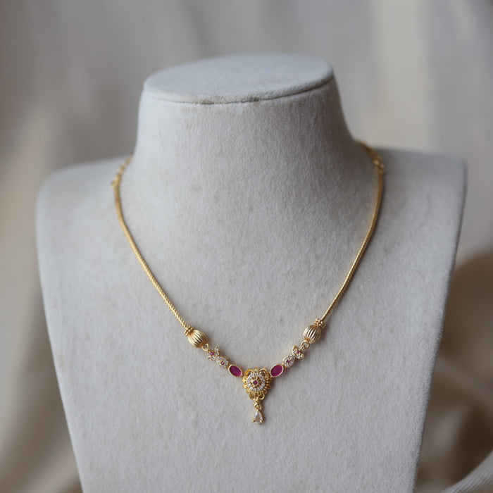 Heritage gold plated ruby white stone short necklace H9927
