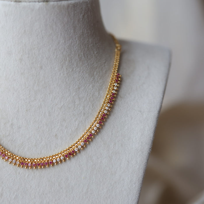 Heritage gold plated ruby white stone short necklace H822553