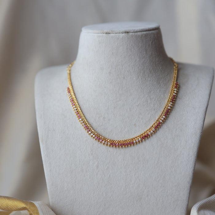 Heritage gold plated ruby white stone short necklace H822553