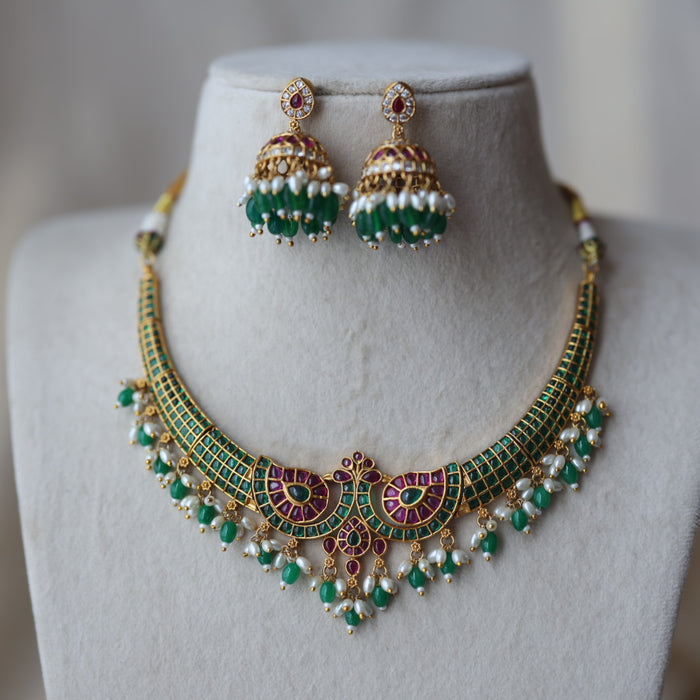 Antique green bead short necklace with earrings AG1176