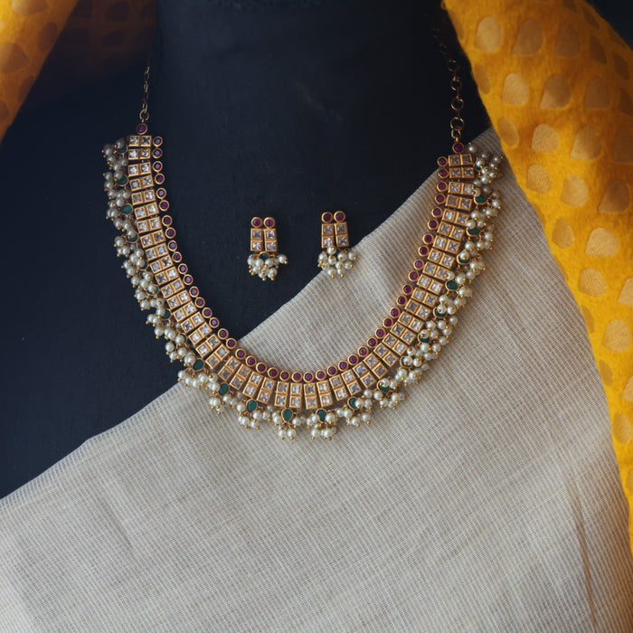 Antique green stone short necklace and earrings SS110090