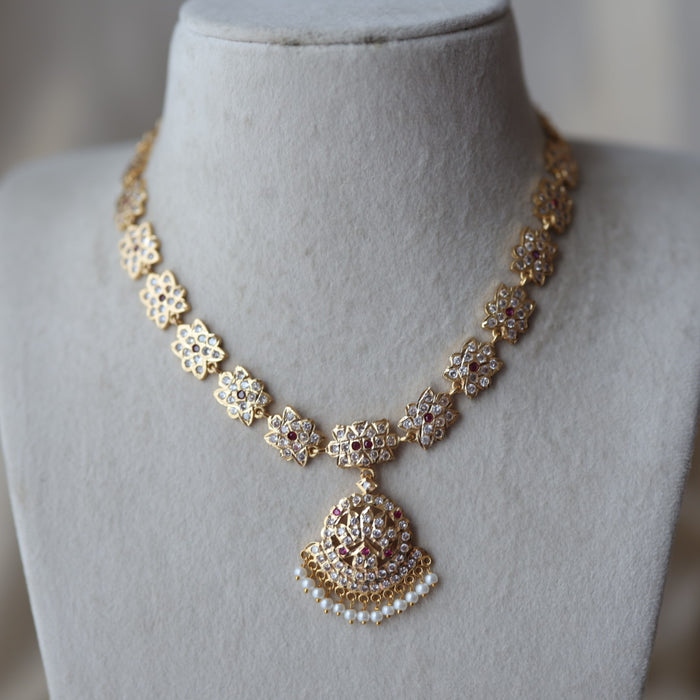Heritage gold plated ruby white stone short necklace H837