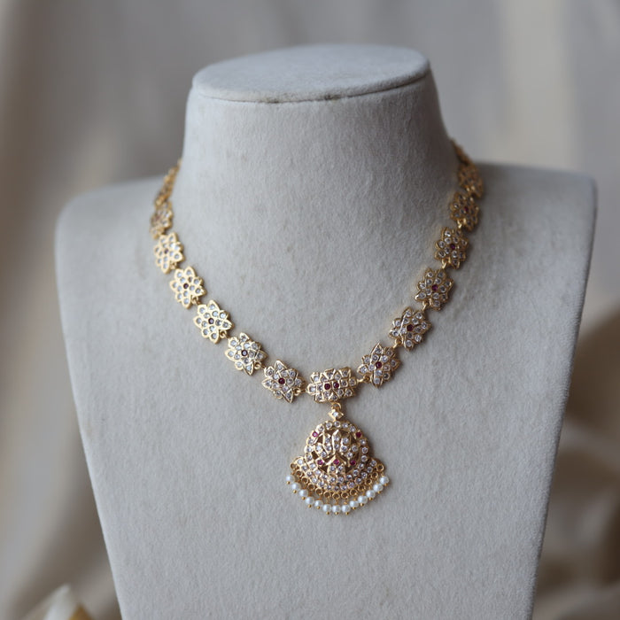 Heritage gold plated ruby white stone short necklace H837