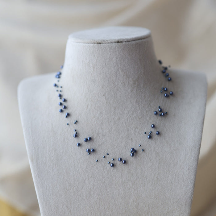 Invisible blue pearl layer short necklace IN1900