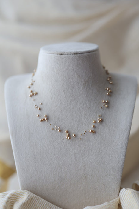 Invisible cream pearl layer short necklace IN1633