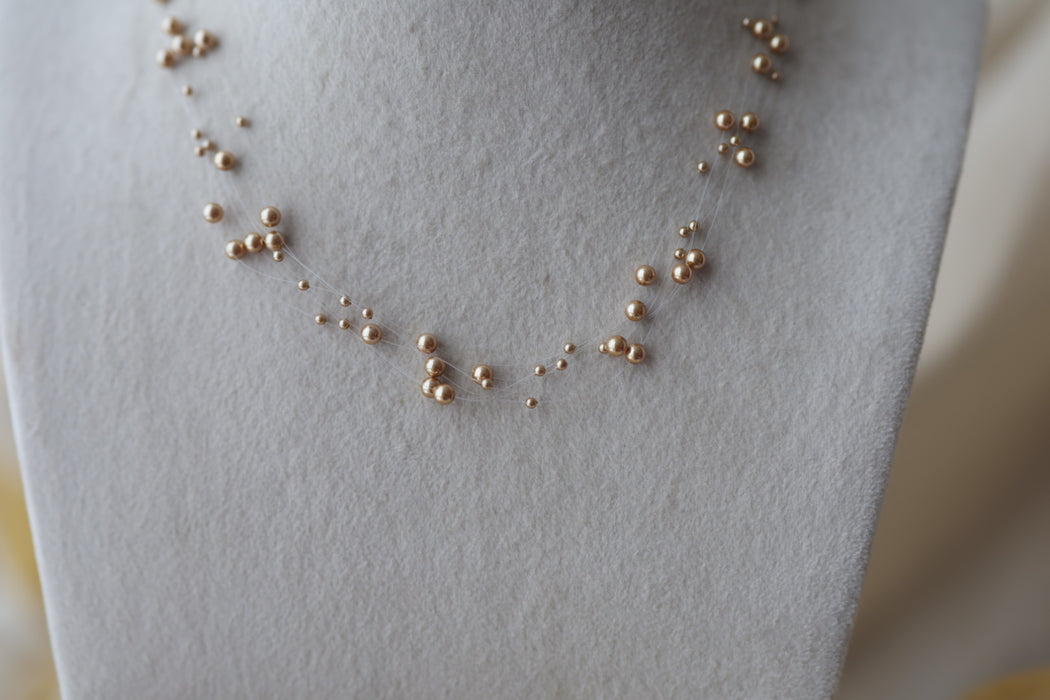 Invisible cream pearl layer short necklace IN1633