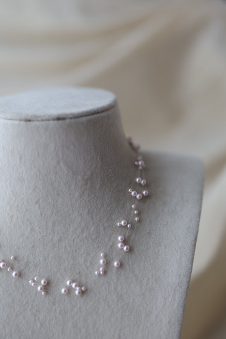 Invisible pink pearl layer short necklace IN1883