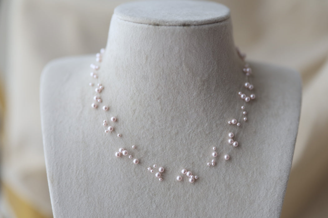 Invisible pink pearl layer short necklace IN1883