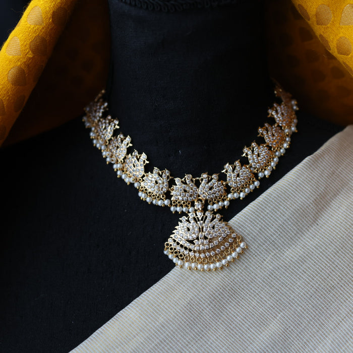 Heritage gold plated white stone short necklace H3531