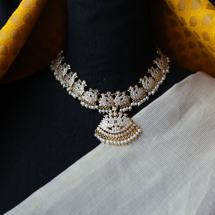 Heritage gold plated white stone short necklace H3531