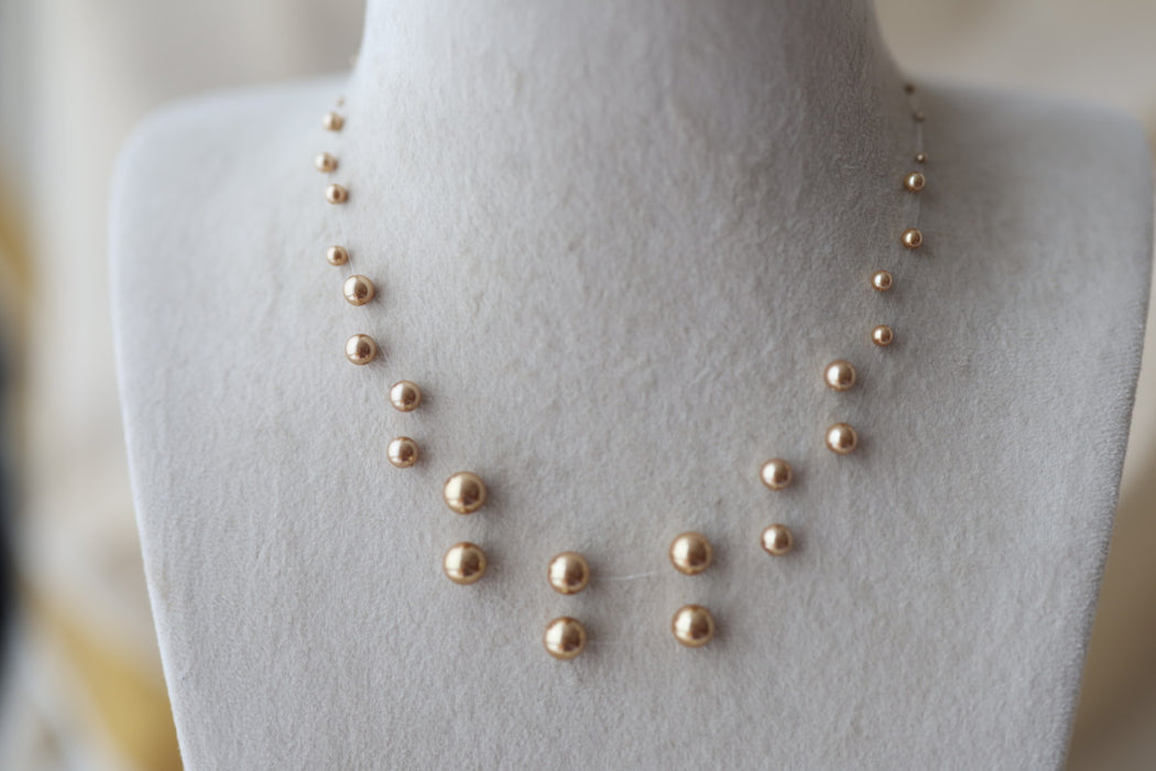 Invisible cream pearl layer short necklace IN1832