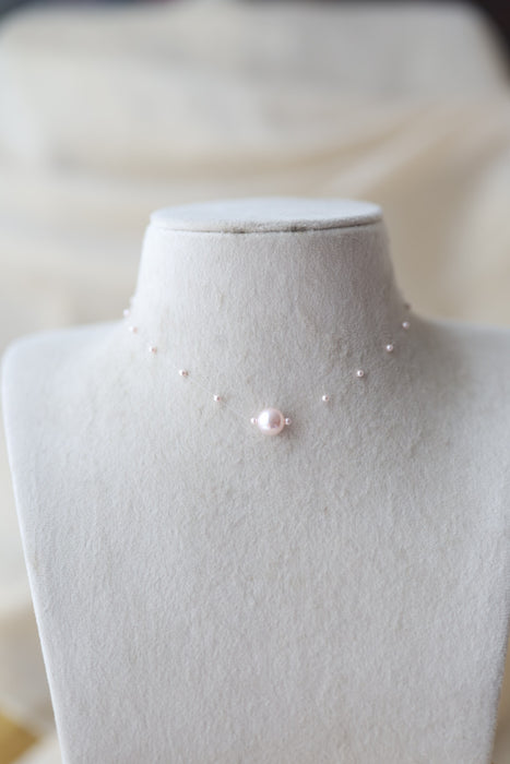 Invisible pink pearl layer short necklace IN2380