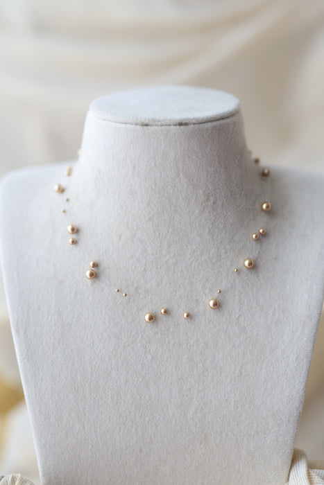 Invisible white pearl layer short necklace IN1833